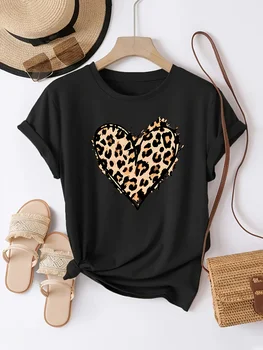 Casual Short-Sleeve Crew Neck T-Shirt for Women Featuring a Leopard Print Heart Design, Suitable for Any Season 1