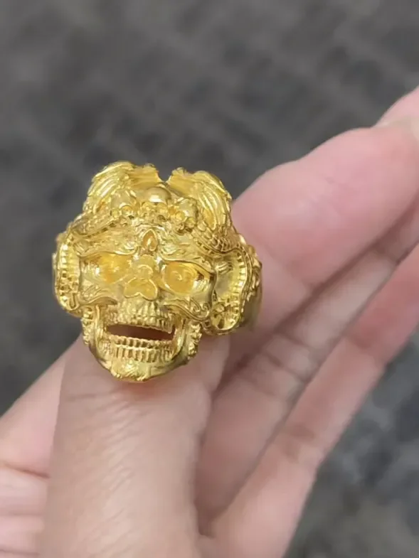 

Европейская и американская изящная резьба золотого цвета двойной Дракон Череп Кольцо мужское властство мистицизм зрелый темперамент ювелирное изделие кольцо