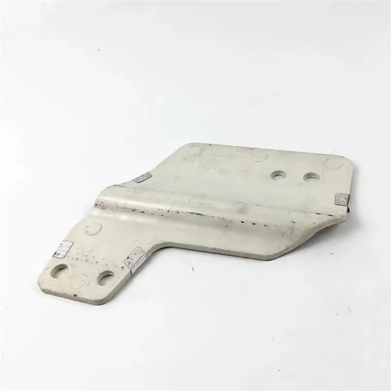 DZ14251440145 Insulation Board For SHACMAN X3000 Heat Shield Rear Suspension Airbag Heat Shield
