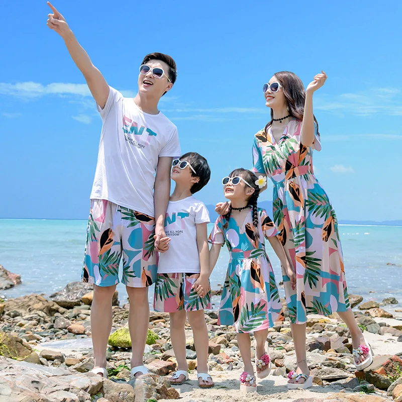 Family Matching Outfits Summer Beach Mother Daughter  Dresses Dad Son T-shirt & Shorts Family Look Couple Matching Outfit 2