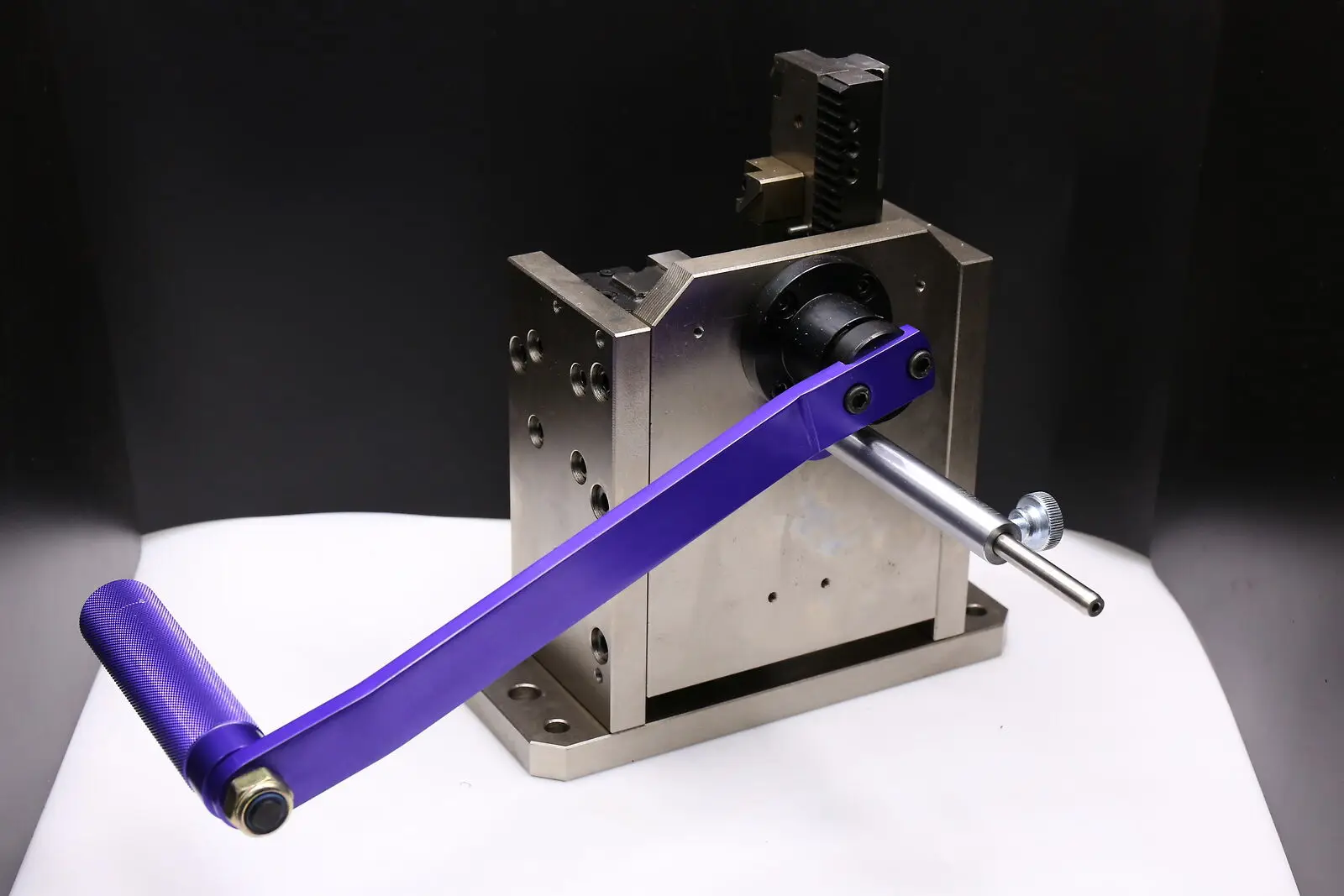 Рисунок 2 - Инструмент для прокатки резьбы