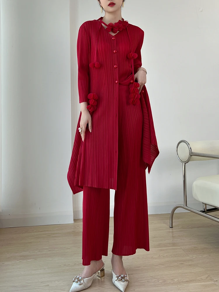 

Женский плиссированный комплект из 2 предметов, свободный однобортный Топ с широкими штанинами и V-образным вырезом, с 3D цветами, осень 2024