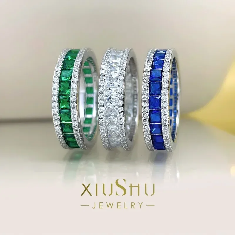 

Изысканное кольцо из серебра 925 пробы с квадратными стразами