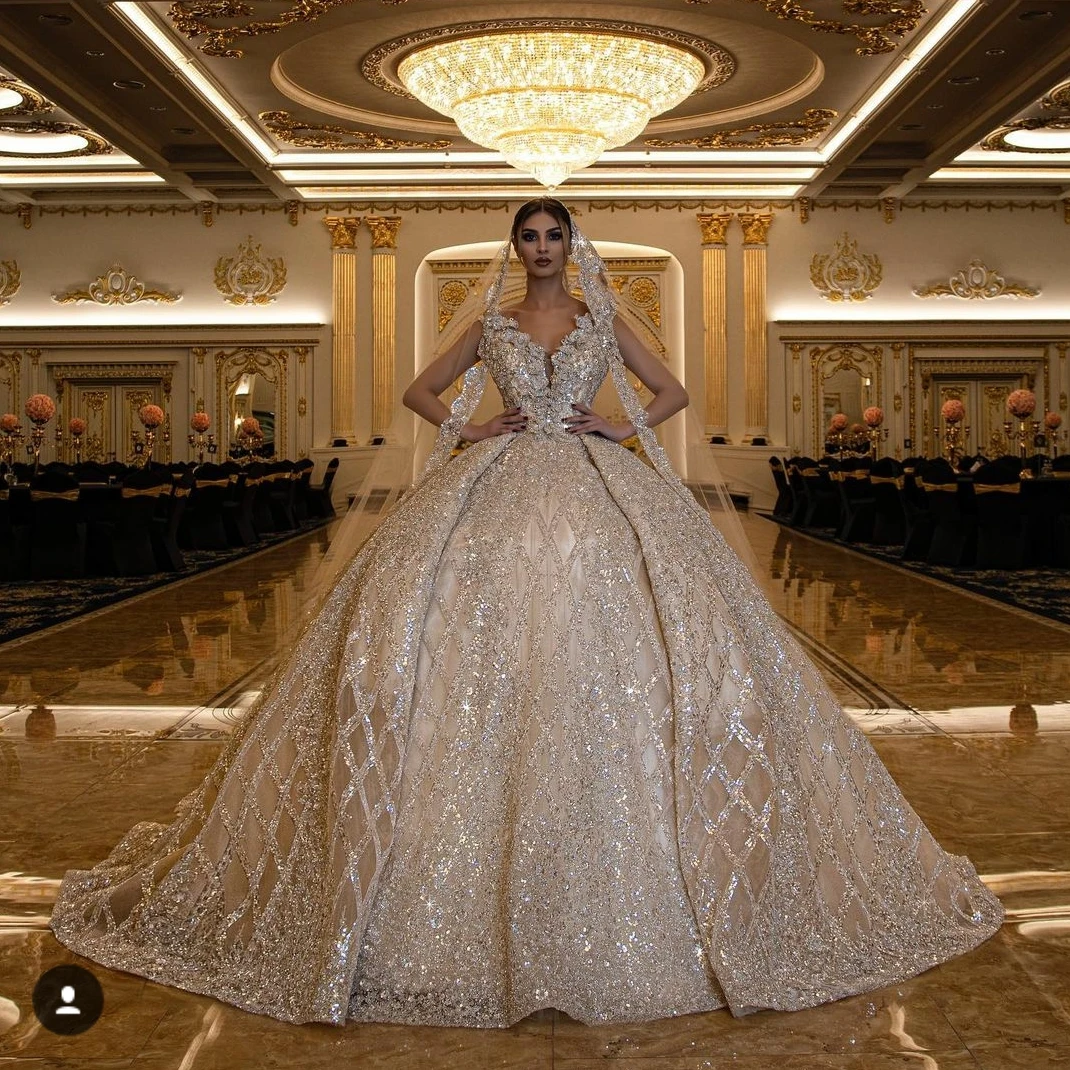 Luxurious Ball Gown Wedding Dresses Lace Sequined V Neck Vintage Bridal Gowns Plus Size Elegant Wedding Dress