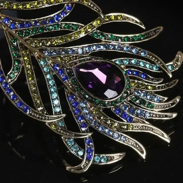 Vintage Peacock Feather Brooch Pin Women Birthday Gift Elegant Lapel Scarf Coat Rhinestone Dress Decor Jewelry Accessories 5