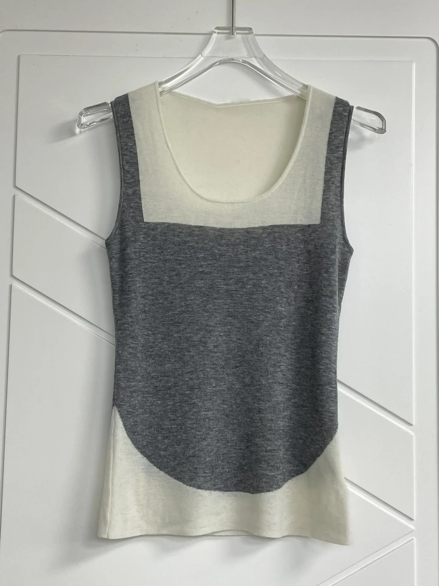 

Wool False Two Piece Colour Block Vest Casual Versatile Comfortable 2023 Summer New