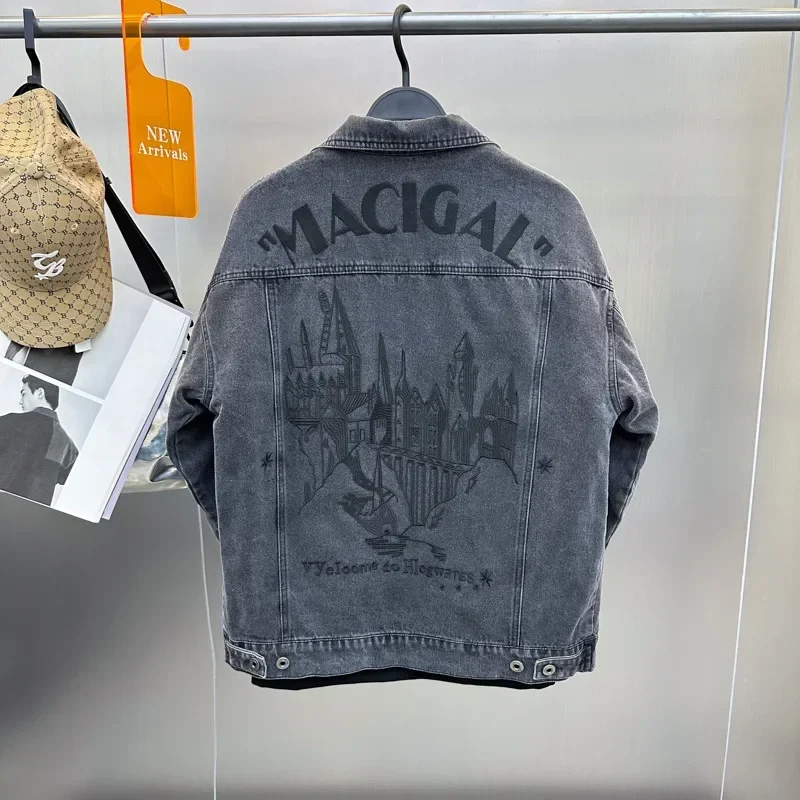 thumbnail image 1 of Nuevas chaquetas vaqueras de primavera y otoño para hombre con bordado de industria pesada de diez mil agujas Chaquetas vaqueras gris oscuro, 1 of 5