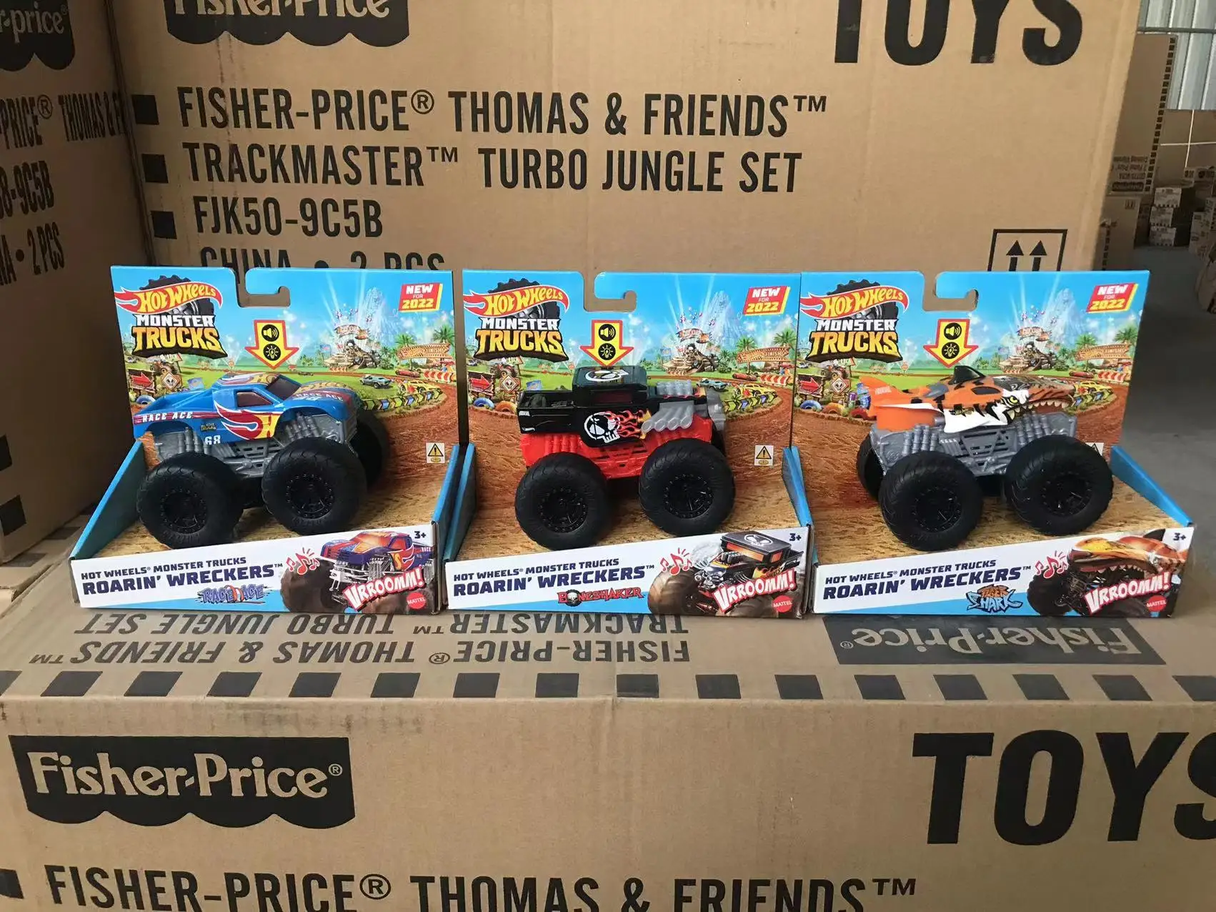 Hot Wheels Monster Roarin Wreckers Race Ace Truck Tiger Shark Truck Bone Shaker Truck 143