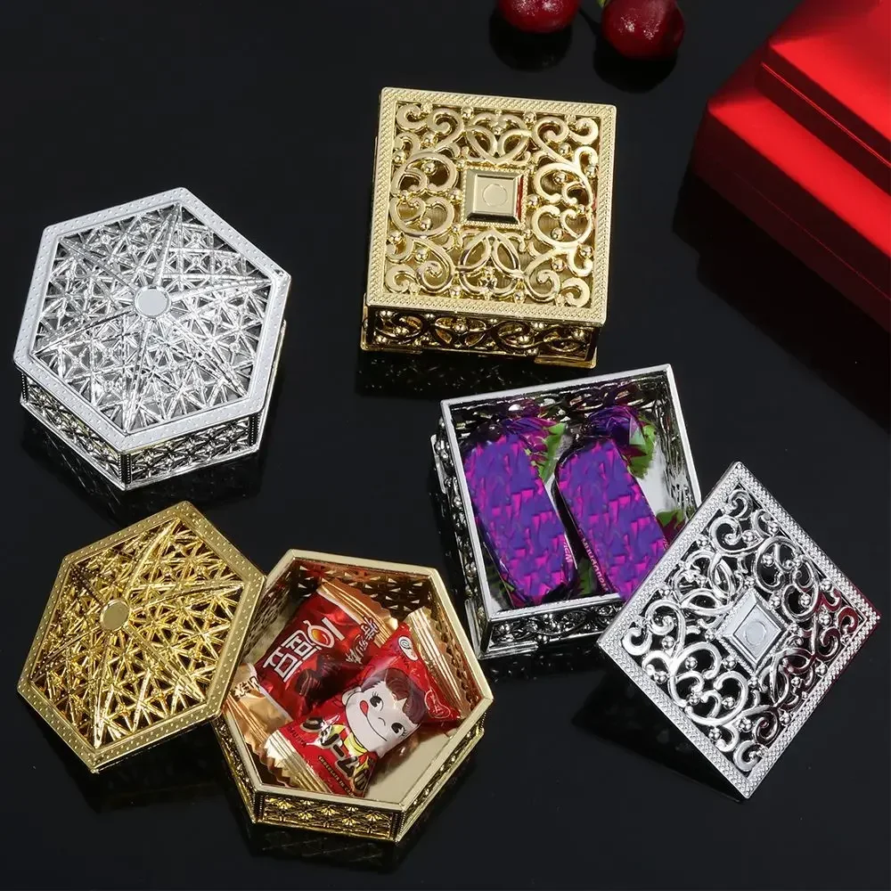 Plastic Retro Hollow Gold Foil Candy Box Chocolate Gift Treat Boxes Jewelry Storage Wedding Favor Box Party Favor Souvenir jewelry storage bags gift boxes