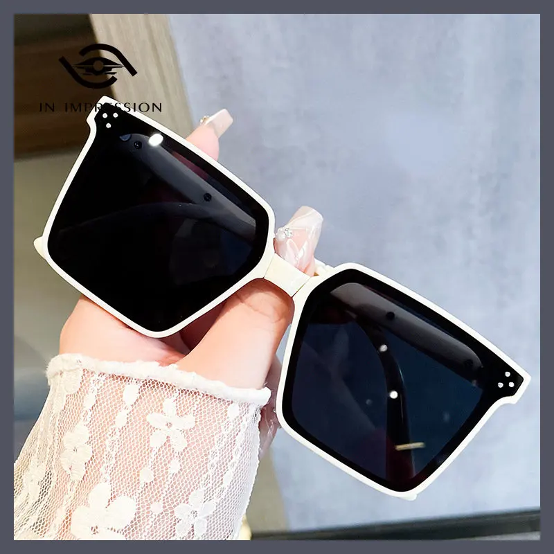 

Fashion Female Summer UV Protection Folding Sunglasses Portable Street Snap Driving Sunglasses for Men