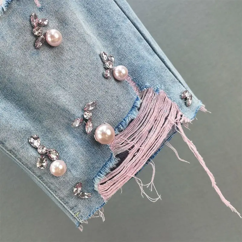 Fashionable And Personalized Diamond Pierced Denim Shorts Women's 2023 Summer New Loose High Waisted Studded Knee Length Pants