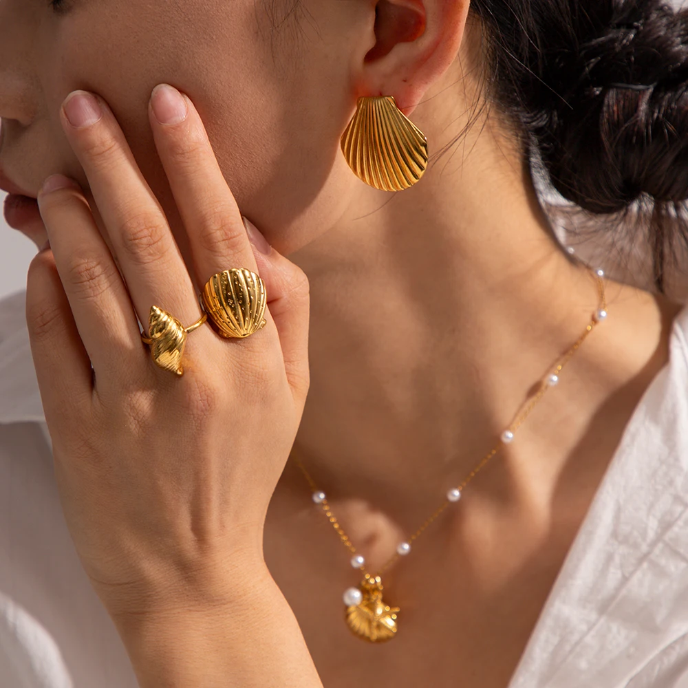 Lote De 32 Colgantes De Conchas Y Estrellas De Mar Bañados En Oro - Para Hacer Joyas DIY (Collares, Pulseras)