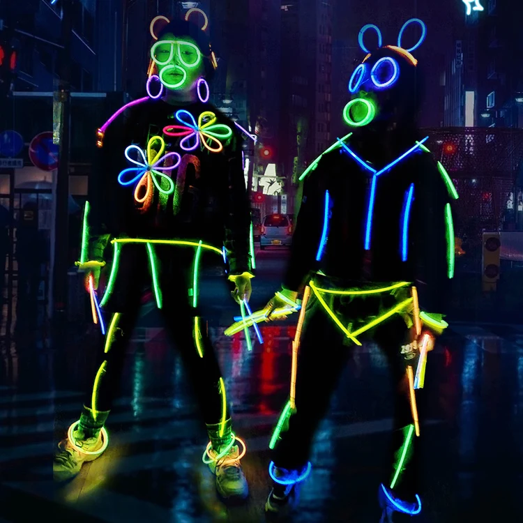 Max Fun Glow Sticks Bulk 600 Pack Glow in The Dark Neon Party