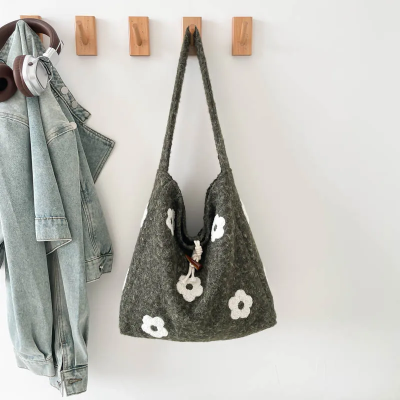 Women Girl Plush Underarm Shoulder Bag One Shoulder Armpit Bag Large Capacity Shoulder Bag for School Work Daily Use