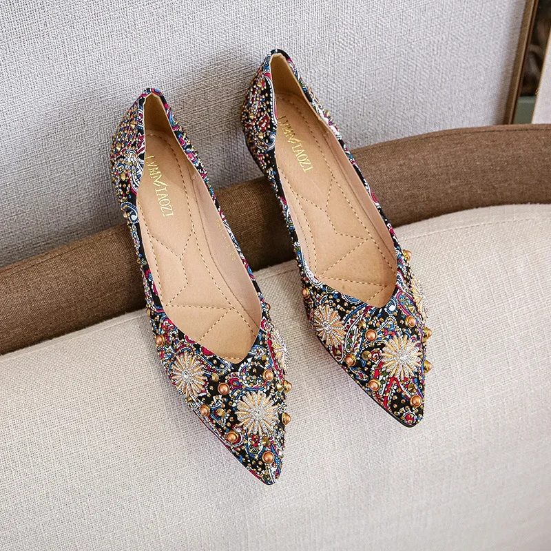 Pointed Toe Women Flat Rhinestones Loafers Autumn Rivets Classic Ladie Flats Shoes Women's Ballet Flats Soft Boat Shoes 2023 2