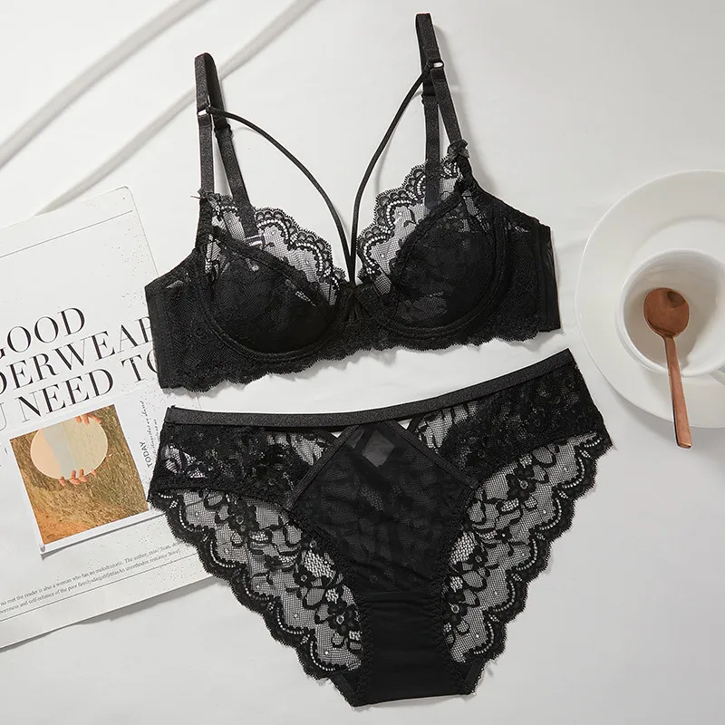 Ensemble de lingerie ultra-fine en dentelle pour femme, soutien-gorge doux à armatures avec effet push-up, conçu pour minimiser l'apparence du buste et prévenir la fléchissement