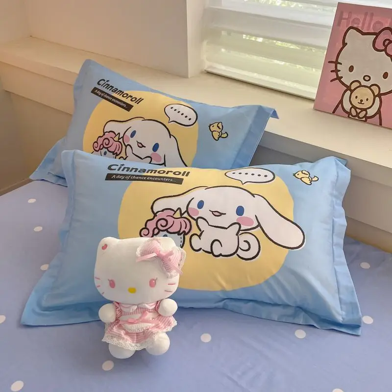 

Наволочка в стиле «Hello Kitty»