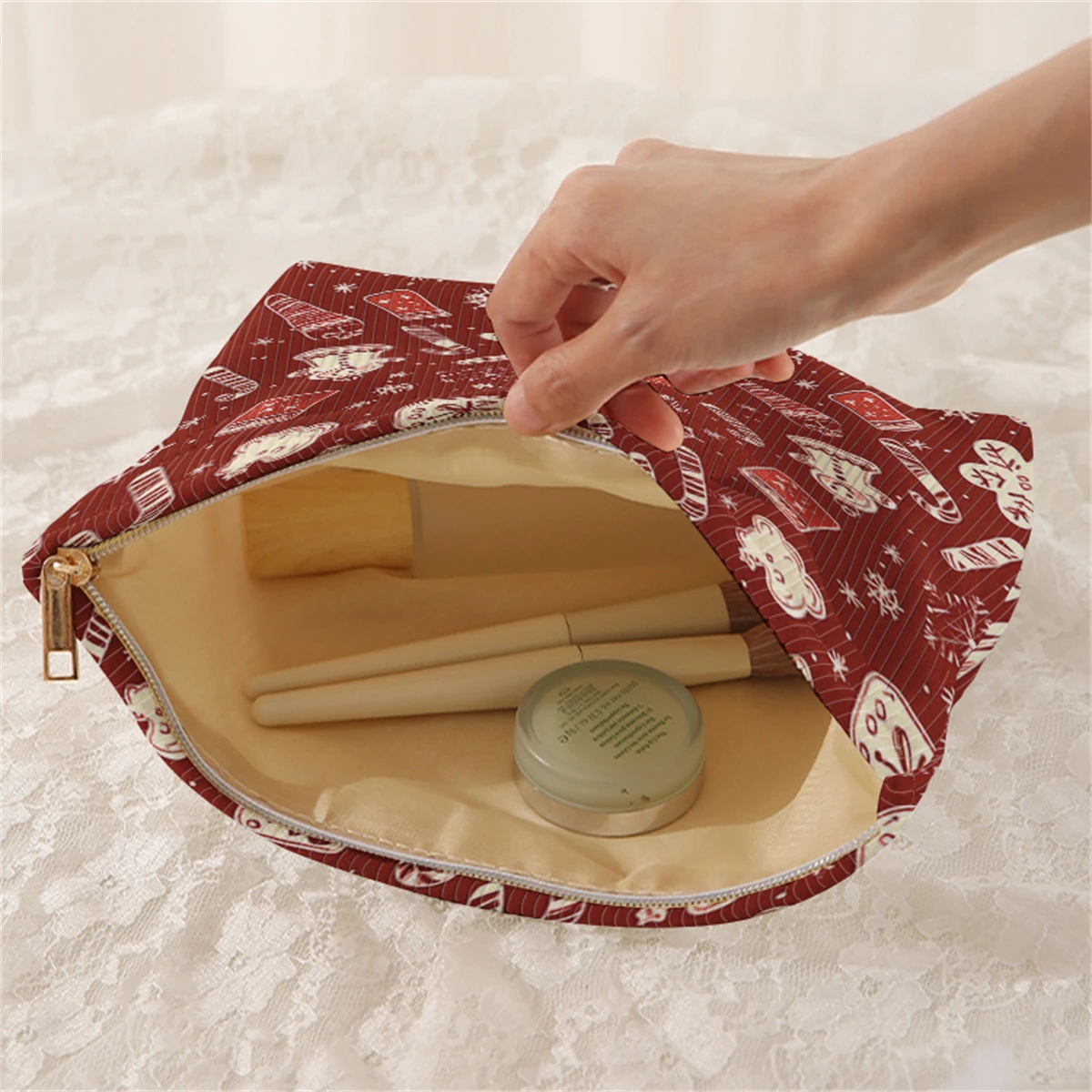 1 Christmas themed corduroy makeup bag, lightweight zipper makeup storage box, multifunctional bag with lining