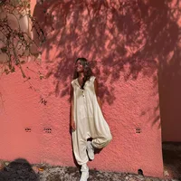 Combinaison d'été ample et décontractée à capuche sans manches, couleur unie, à la mode et personnalisée, boutonnée, pour femme, 2025 3