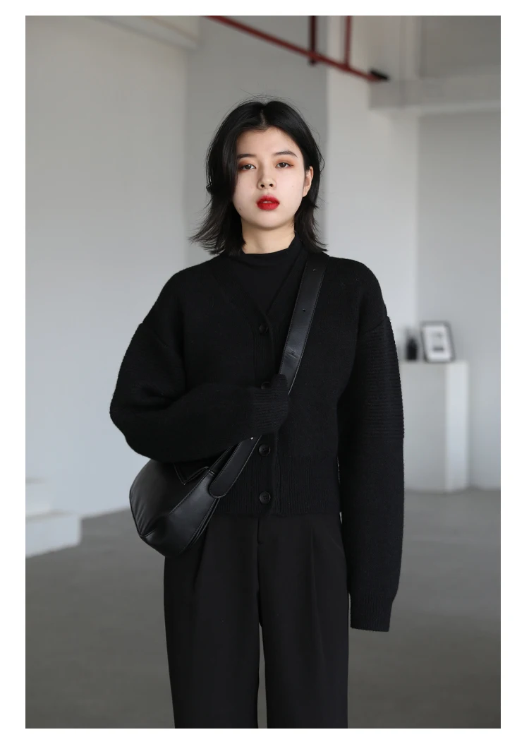 V-neck Cardigan Sweater Women’s Short Ribbed Outerwear Single Breasting Korean Fashion Leisure Lazy Wind Winter Knitting Thicken Coat Cardigans Sweaters for Woman in Black