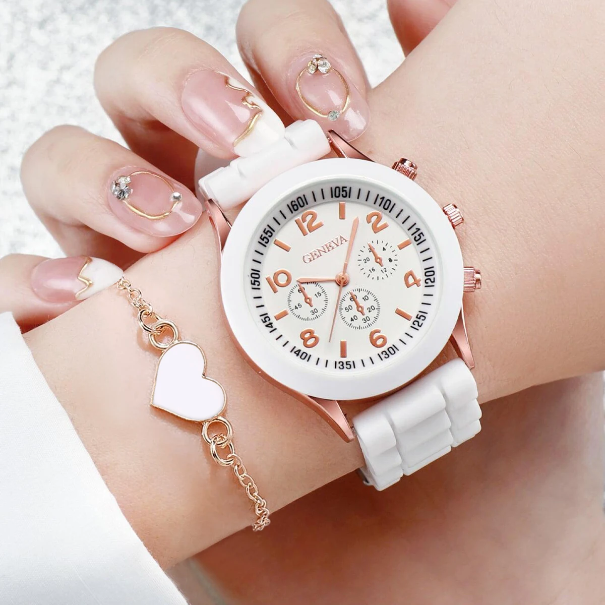 8PCS/Set Women Watches Fashion Leather Band Ladies Quartz Watch Casual Silicone Band Wristwatches Heart Bracelet（Box Not Include 5
