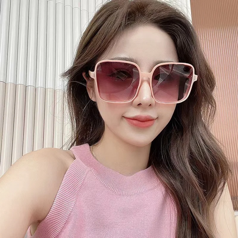 

Square Sunglasses Woman Retro Vintage Gradient Sun Glasses Fashion Designer Female Clear Lens Black White