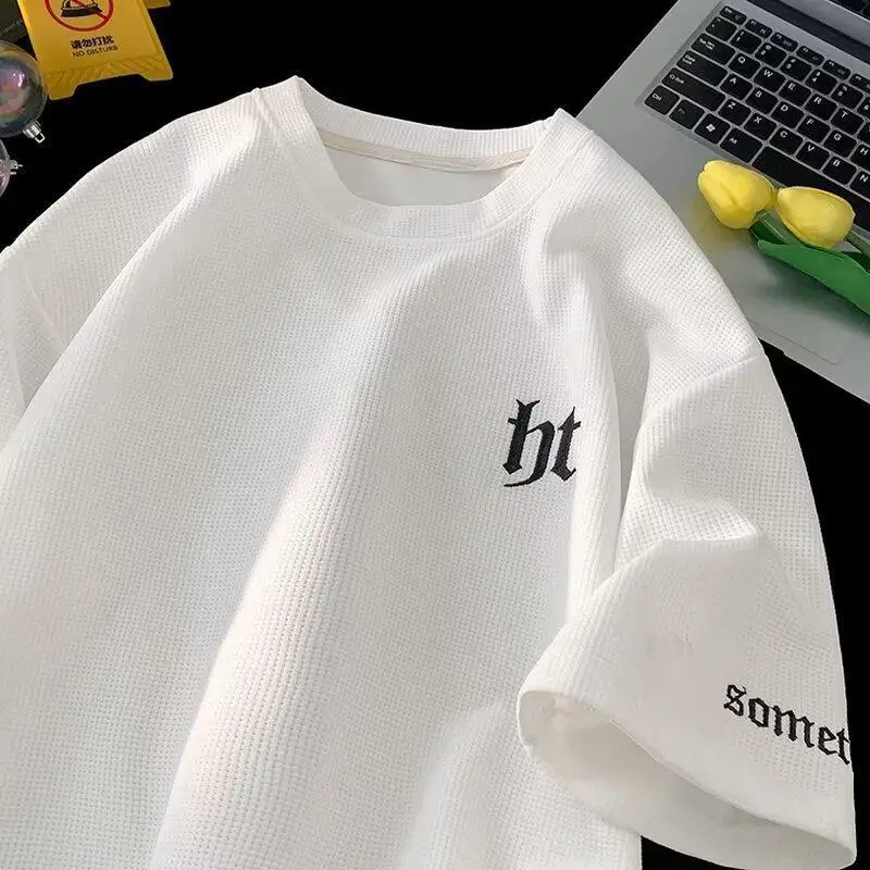 تي شيرت كاجوال مطرز نصف كم للرجال صيفي بسيط موضة م...