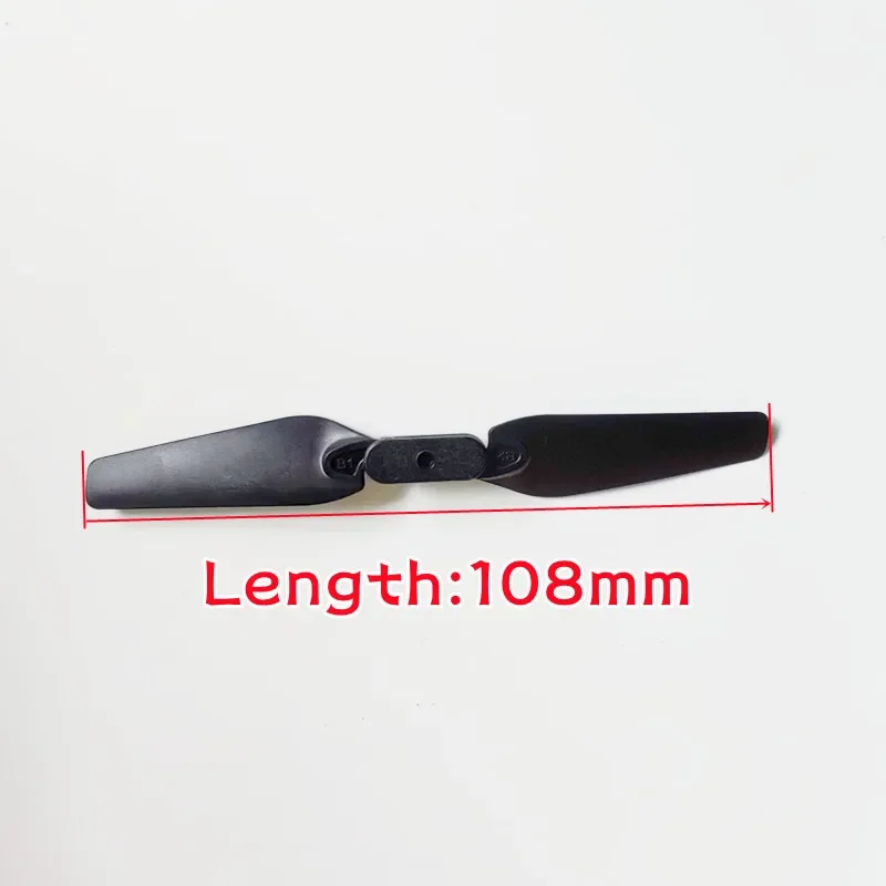 Câbles de charge pour drone 4A 4B branchés sur une batterie de drone en charge