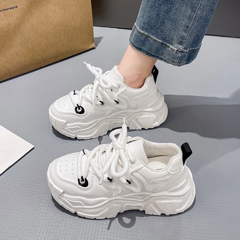 Nuove Scarpe Da Ginnastica Da Donna 2023 Traspirante Aumento In Pelle Casual Scarpe Da Donna Bianche Sneaker Con Plateau Stringate Zapatillas Mujer Da