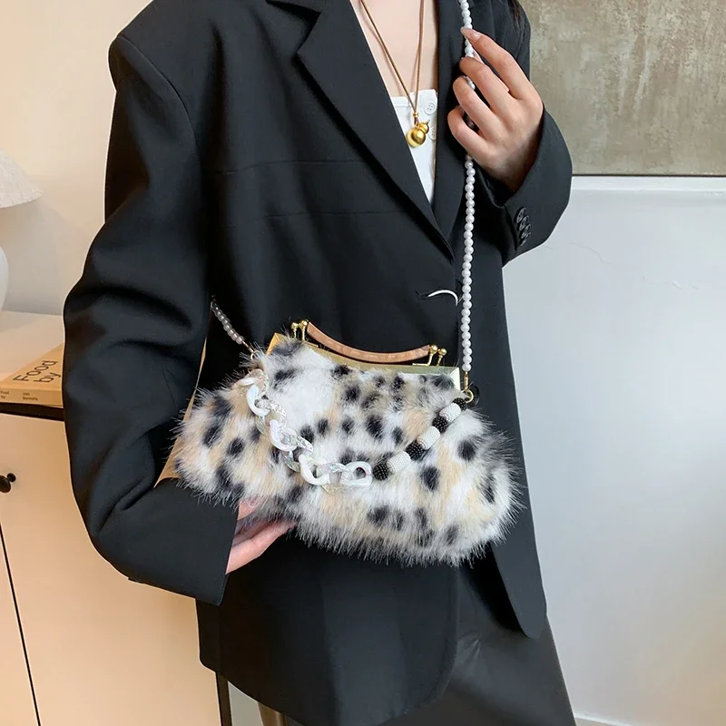 Winter Furry Evening Clutch Bag Designer Shell Handbag Women Luxury Leopard Faux Fur Wedding Purse Plush Crossbody Bag