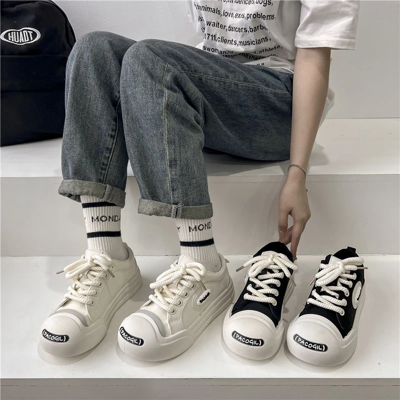 Thick Soled Round Toe Jogging Board Shoes Breathable Mesh Comfortable Versatile Casual Sports Sneakers running shoes