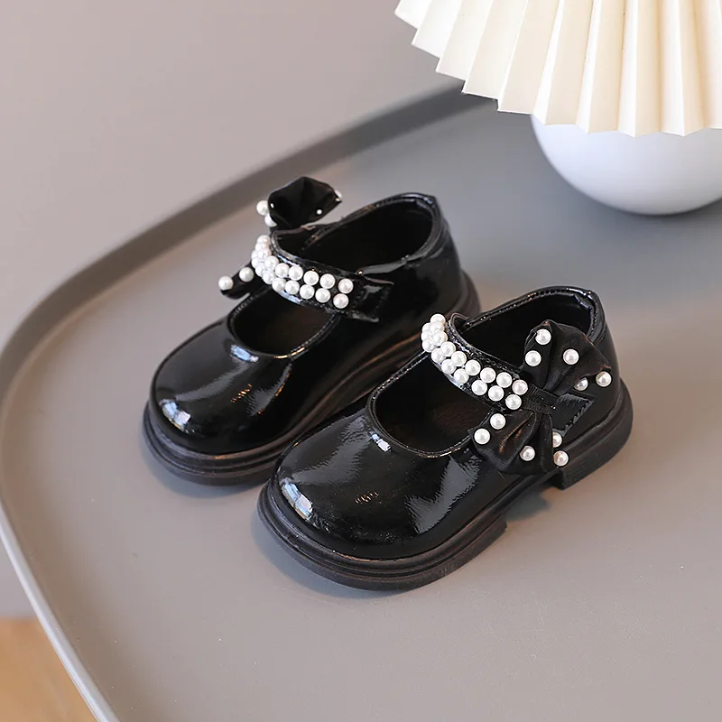 

Spring Children's New Lacquer Breathable and Anti Slip Small Leather Shoes Girls' Fashion Pearl Soft Sole Princess Shoes