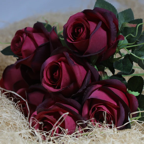 Nuovi fiori artificiali 25 pezzi di rose finte bordeaux dall'aspetto reale  con steli per mazzi