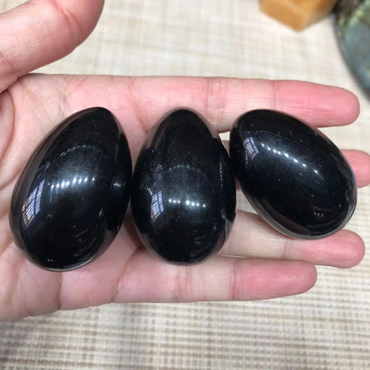 

1pcs Natural Black Obsidian Egg Polished Stone Yoni Egg Crystal Healing Reiki Metaphysical Powerful Meditation