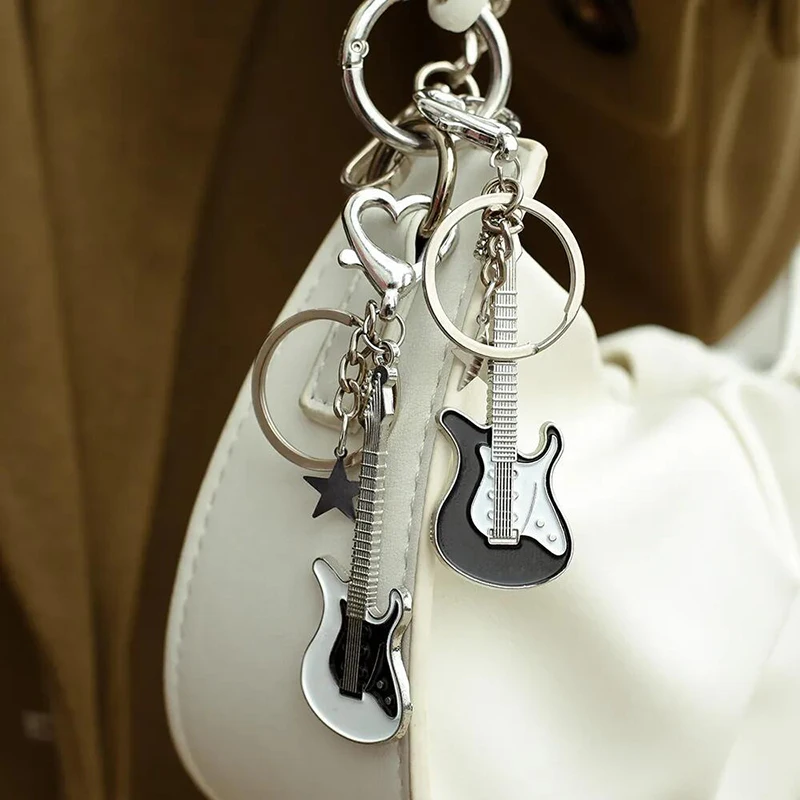 

Guitar Love Keychain Fashion Pendant Rock Punk Retro Accessories Gift Five Pointed Star Bag Pendant