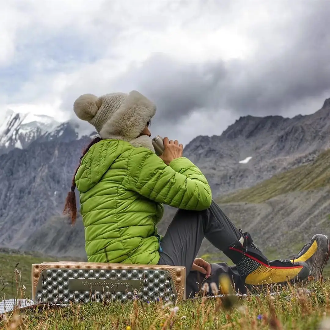 Mountain Spring M1 Series Moisture-Proof Folding Closed Cell Foam Sleeping Pad R-1.9Ultra-Lightweight Hexagonal Design Sleeping 6