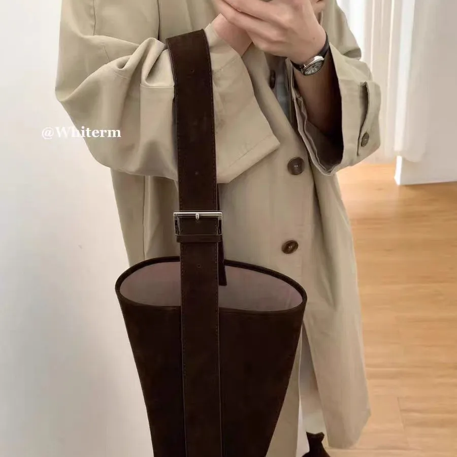 Autumn/Winter Niche Chamois Leather Bucket Bag Large Capacity Simple Flip Fur Bag Medium Single Shoulder Women's Bag