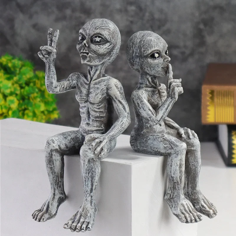 Vivead Resin Alien Set Di 2 Figurine Creative Retro Marziani Ornament Decoration Fairy Garden Accessories Collection Home Desk