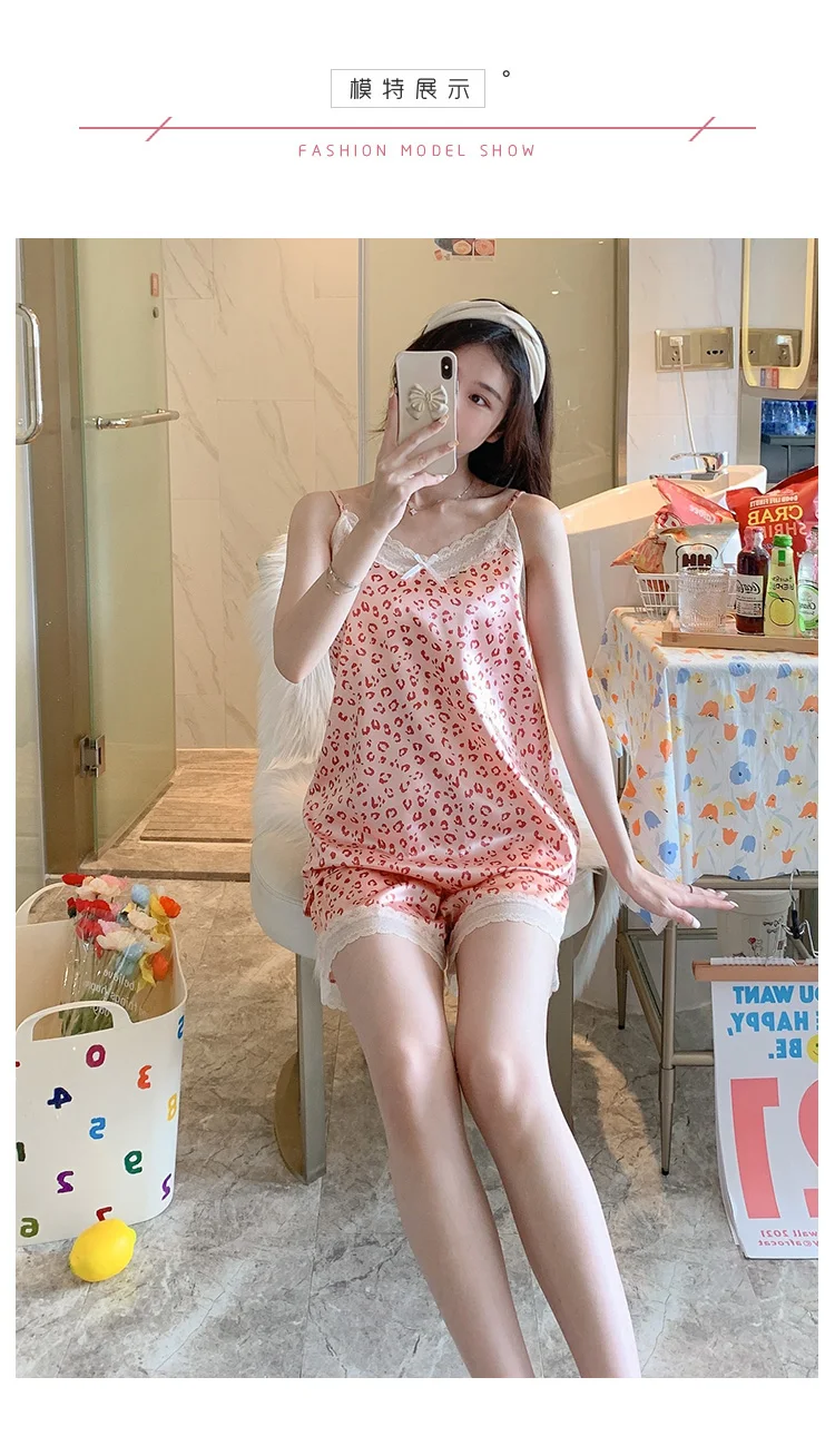 Рисунок 6 - Пижамный комплект женский с леопардовым принтом