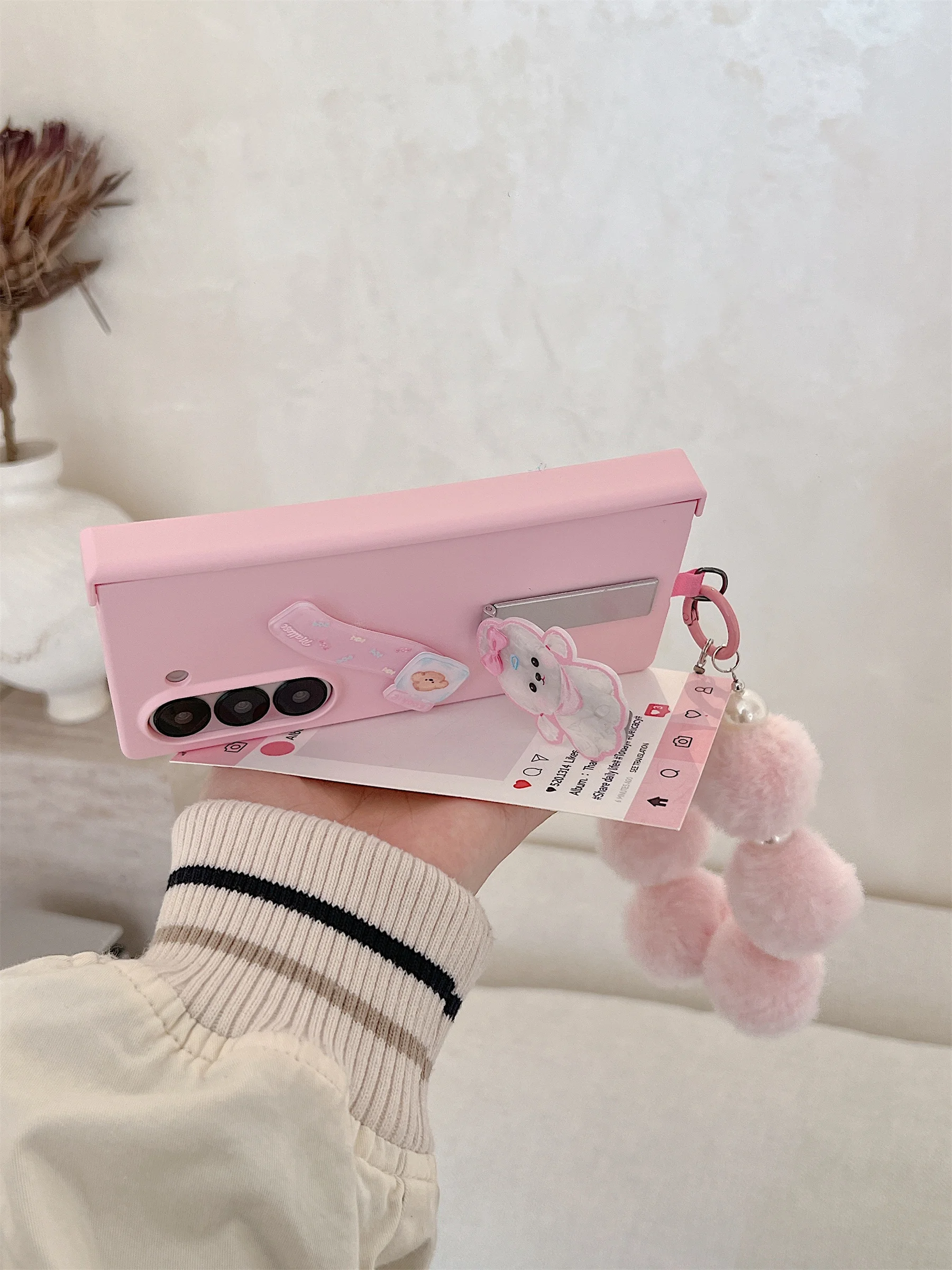 Chic Pink Case with Bow, Puppy Bracket, Hairball, and Pearl Bracelet