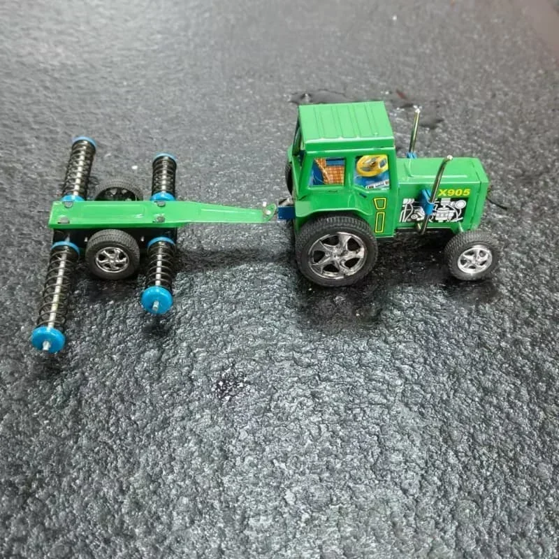 [Best] Adult Collection Retro Wind up toy Metal Tin The Tractors robot Mechanical toy Clockwork figures model kids gift