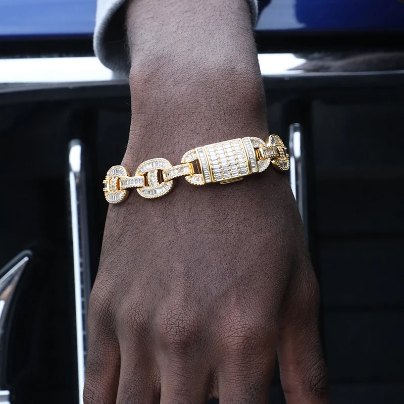 18ct yellow gold ID mariner link bracelet | Cerrone Jewellers