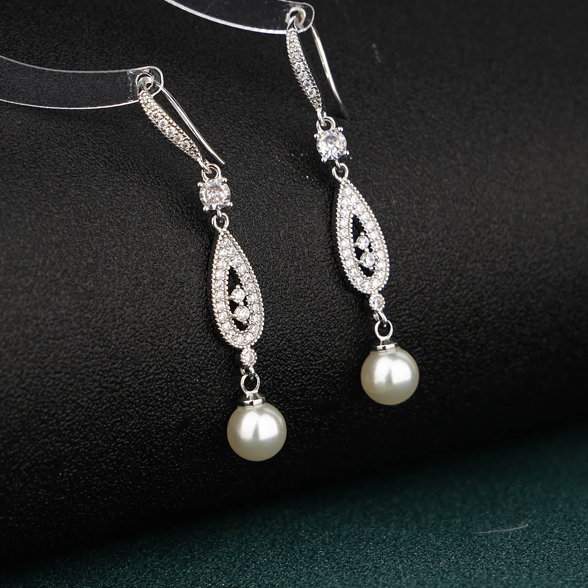 Bridal imitation pearl earrings wedding drape earrings hook drop wedding balls or parties