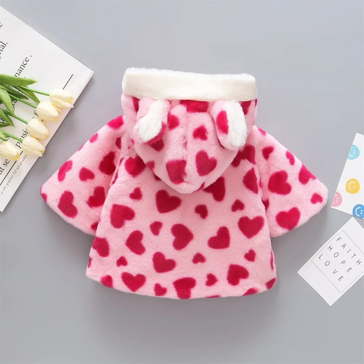 (Girls 0-3 Years Old) Winter Girls' Sweater Full Print Love 3/4 Sleeve Button Clip Cotton Hooded Rabbit Ear Cape Thickened Coat