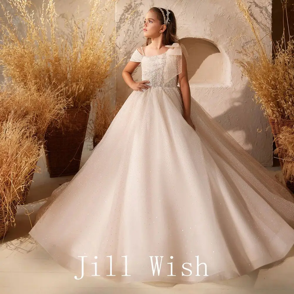 Рисунок 2 - Блестящее элегантное платье Jill