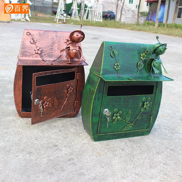 Kovácsoltvas Falra Szerelt Postafiók Idilli Retro Zárral Vízálló Kültéri Gyomnövényes Lövöldözős Díszek - Image 3