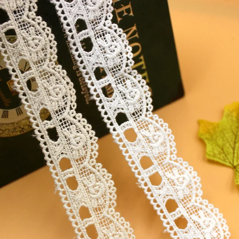 Lace Accessories 3Yards/Lot Width 3cm White Beige Color Lace Trim Water Soluble Embroidery Cotton Lace DIY Fabric Clothing Accessories