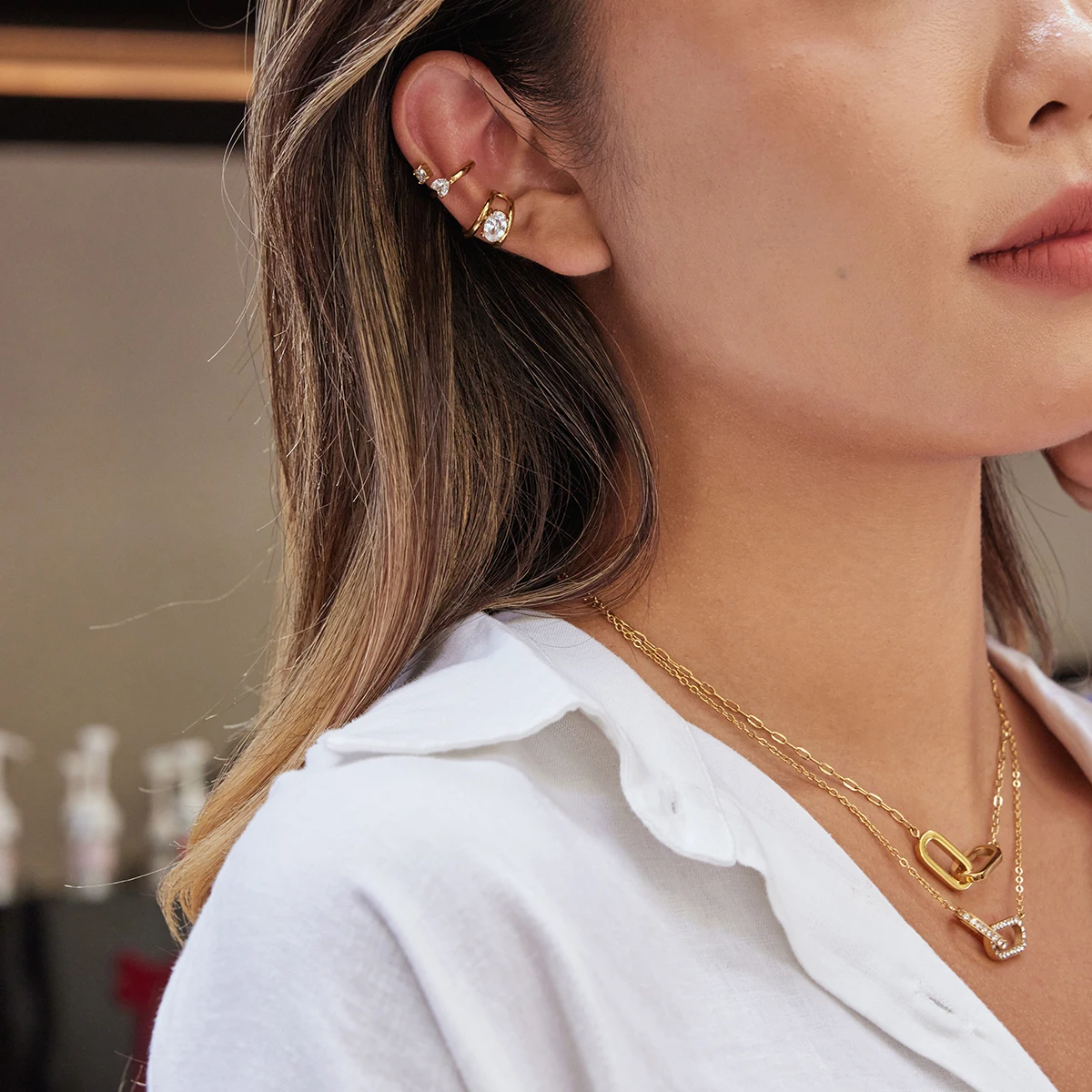 Uworld Minimalist White Zircon Two Hearts Ear Studs 18K PVD Stainless Steel Gold Color Ear Clip Women's Jewelry Gift S918f537e26e749c080173829ad8b413cz