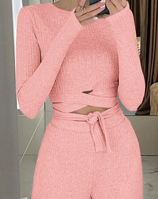 Рисунок 4 - Женский элегантный комплект из двух предметов