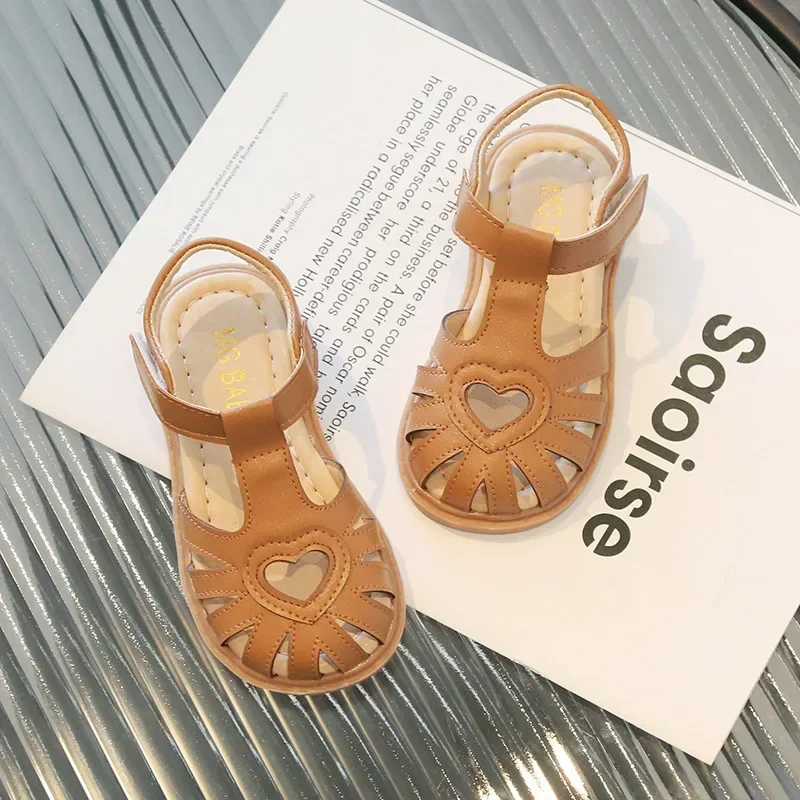 Girl Casual Flat Sandals Waterproof Love Design Soft Suitable for Summer Vacation Versatile Girls Shoes size 21-30